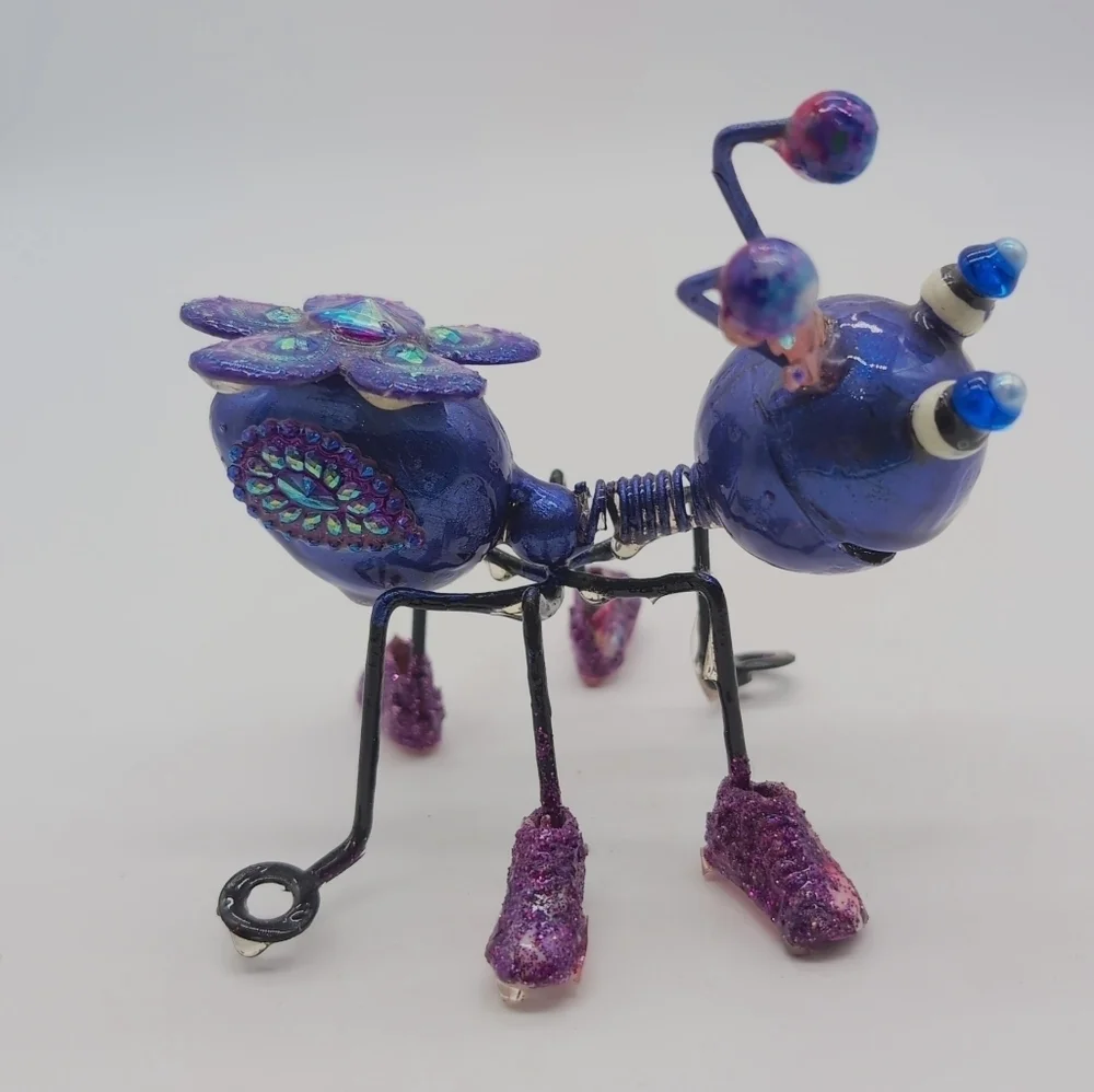 Fancy Decorated Purple Metal Happy Ant Figurine